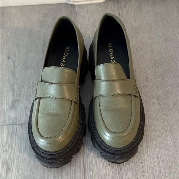 ALOHAS Women's Olive Green Loafers - Picture 2 of 3